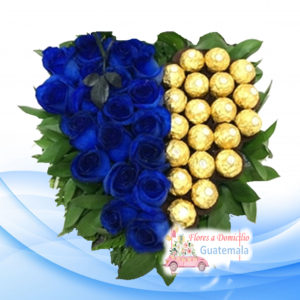 Arreglos florales con rosas azules y chocolates