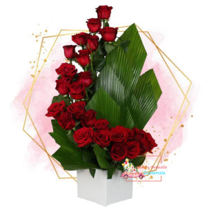 Arreglo floral de rosas rojas