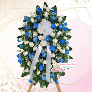 Arreglos florales color azul y blanco